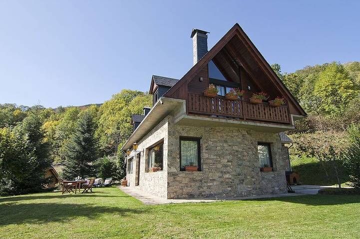 Maison de vacances pour 12 personnes, avec sauna et balcon ainsi que jardin et jacuzzi, animaux acceptés à Vielha e Mijaran