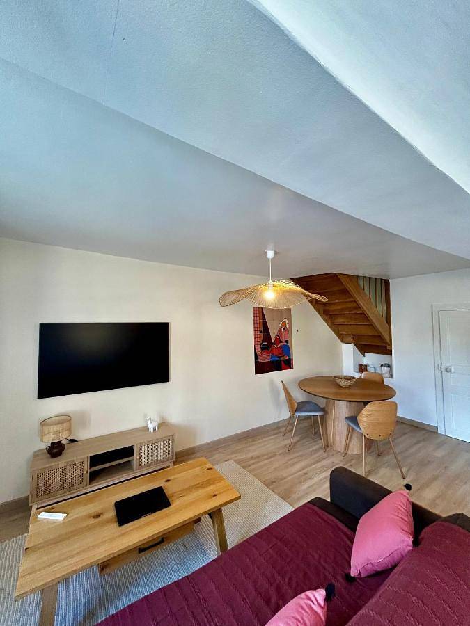 Location de vacances pour 2 personnes, avec jardin ainsi que terrasse et vue à Moulins-le-Carbonnel - 2