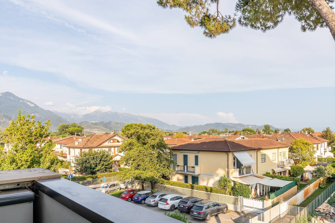 Apartamento entero, Apartamento 'Casa Vacanza Marina Di Pietrasanta' con vistas a la montaña, Wi-Fi y aire acondicionado in Marina di Pietrasanta, Pietrasanta