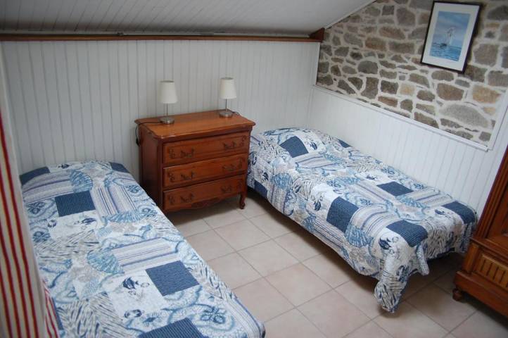 Location de vacances pour 6 personnes, avec jardin à Hirel - 4