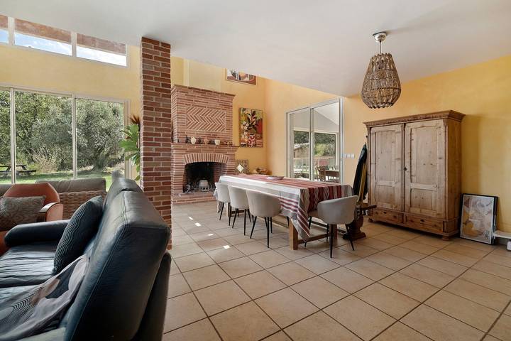 House with Private Pool, Terraces, Wi-Fi, and View in Sainte-Camelle in Sainte-Camelle, Carcassonne region
