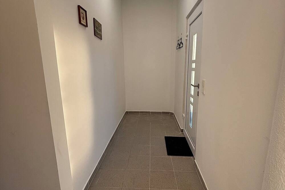 Ganze Wohnung, Gemütliche Ferienwohnung an der Saar nähe A8/A620 in Beckingen in Beckingen, Saar-Nahe-Bergland