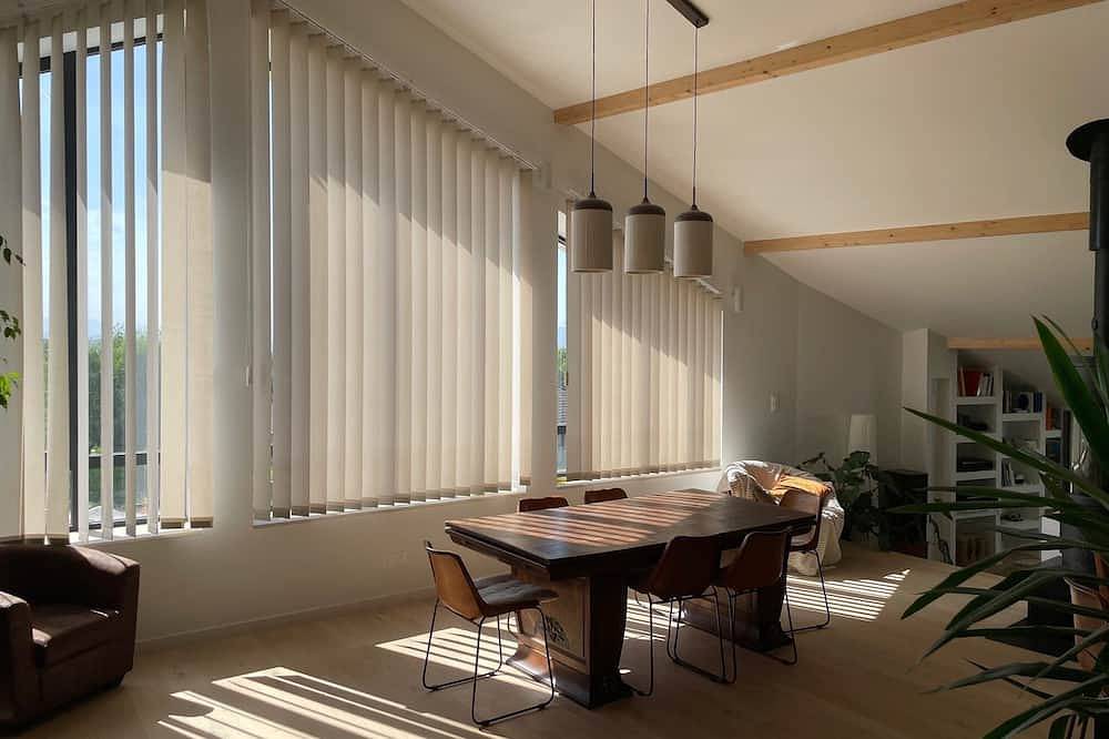 Ganze Wohnung, Luxury Apartment: Renovated Former Barn in Billiat, Nantua