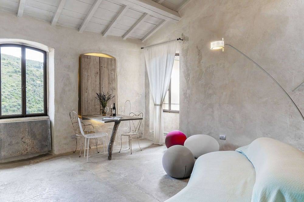 Ganze Wohnung, Herrliche Wohnung für 7 Leute mit  W-Lan, Terrasse und Parkplatz in Torre Papone, Pietrabruna