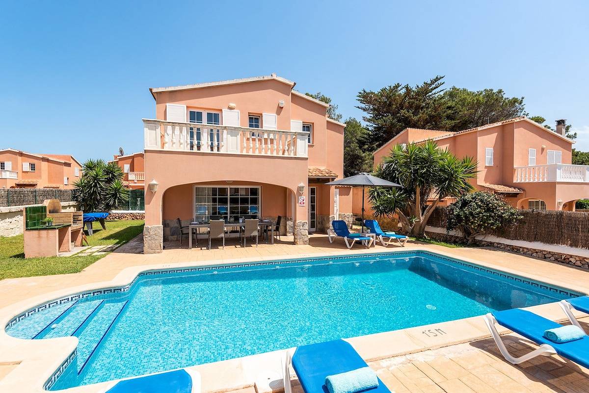 Villa Itsasalde in Cala Blanes, Ciudadela