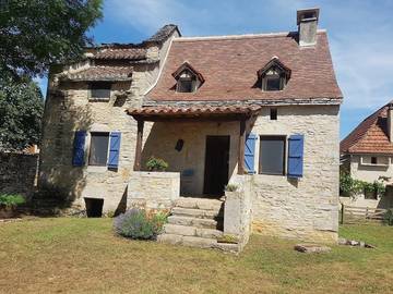 Gîte pour 4 personnes, avec terrasse à Lugagnac