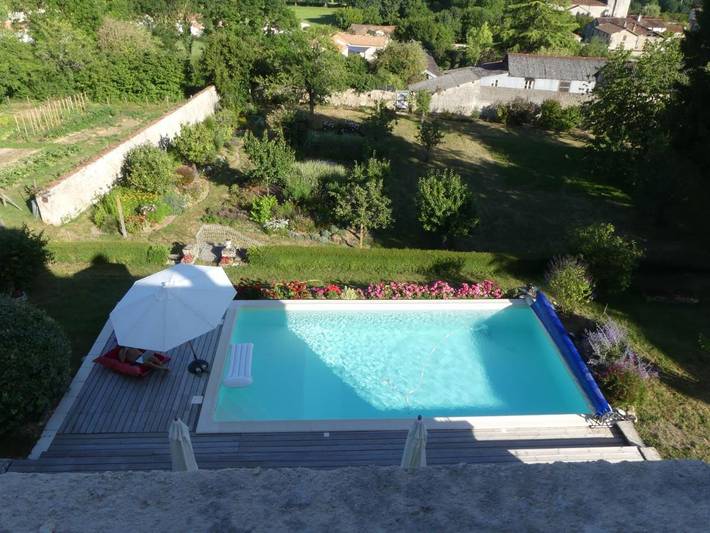 Gîte pour 2 personnes, avec piscine ainsi que vue et jardin à Xanton-Chassenon - 4
