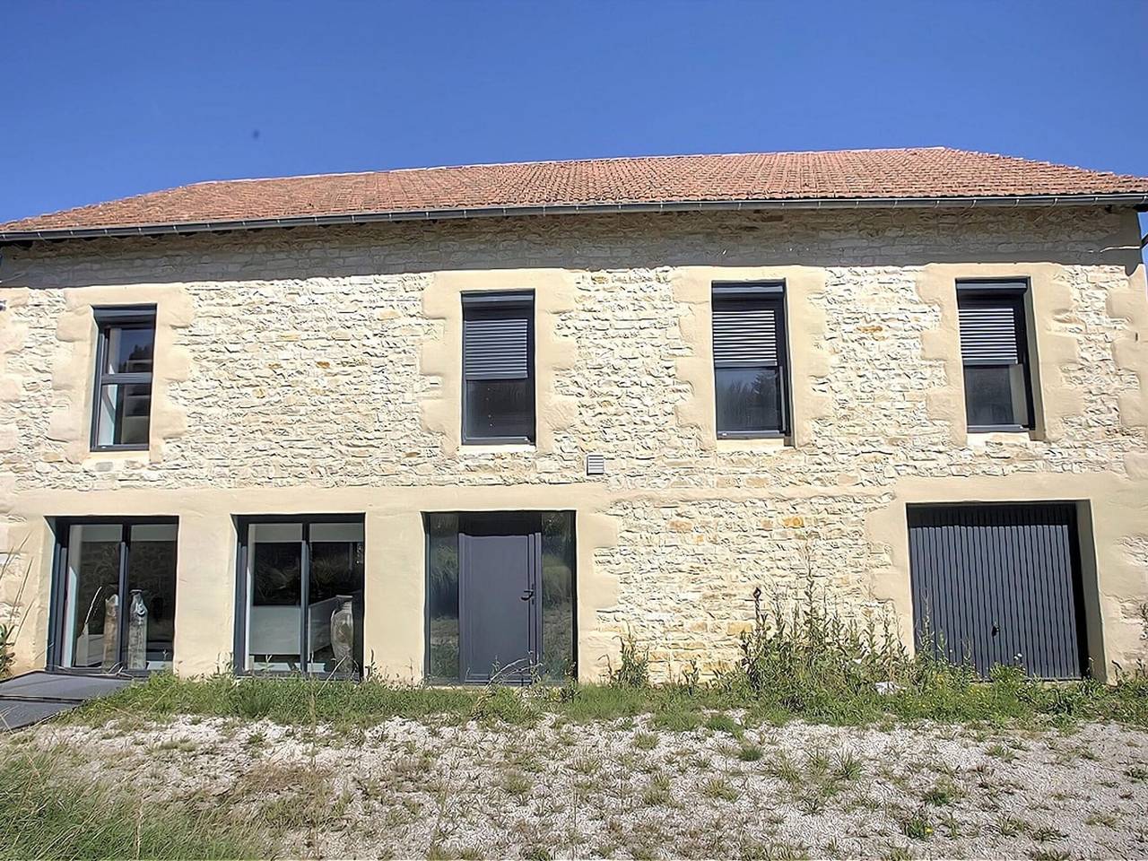 Inviting holiday home in Gourdon with terrace in Gourdon, Lot