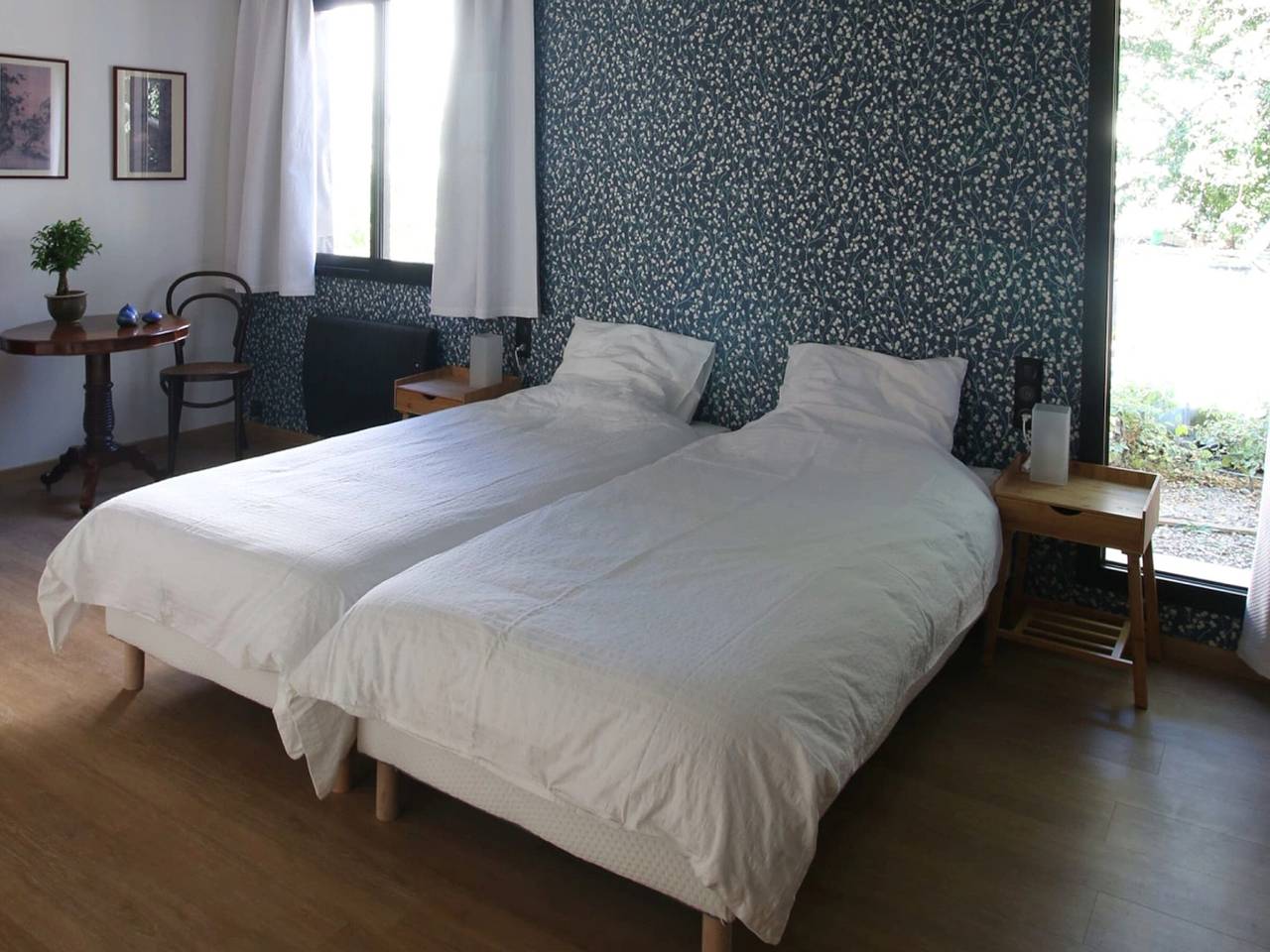 Habitación "Madeleine" con 2 camas individuales y mesa de invitados in La Ferté-Saint-Aubin, Sologne