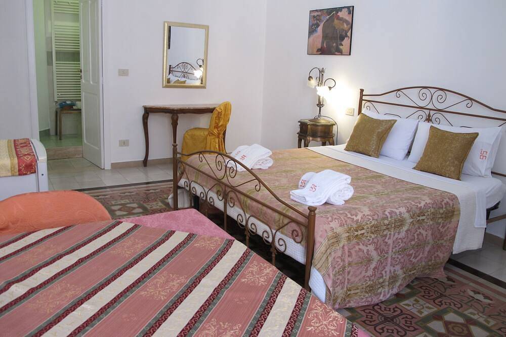 Lecce center - double room with en suite bathroom in Lecce, Lecce Province