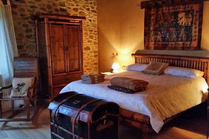 Location de vacances pour 5 personnes, avec Balcon ainsi que Jacuzzi et Jardin à Cantallops - 4