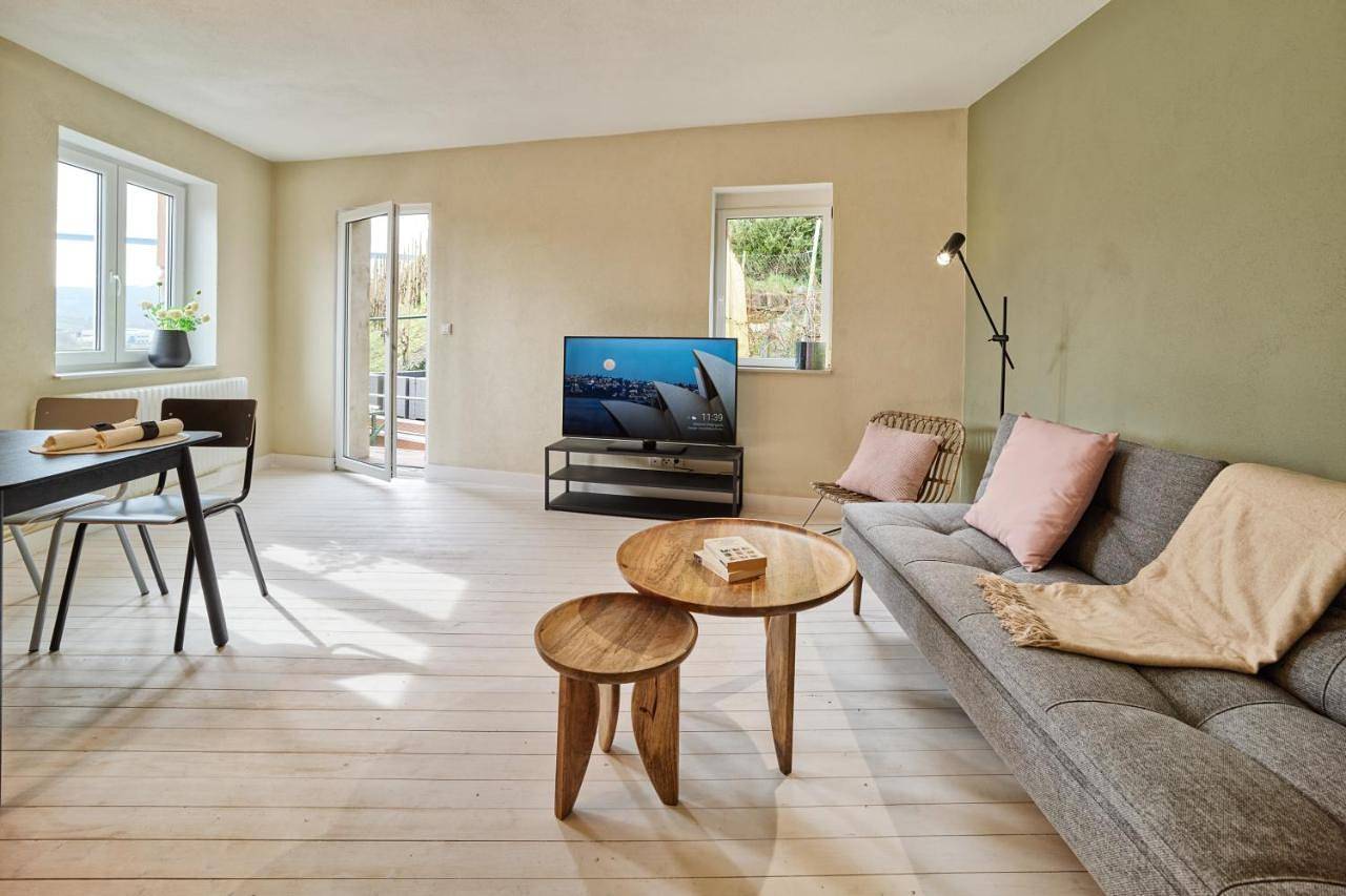 Ganze Wohnung, Moseltraum - Großzügiges Townhouse mit Sauna & Sonnenterrasse - Platz für 6 Personen - Marvin Jeske Retreats in Ürzig, Bernkastel-Kues & Umgebung