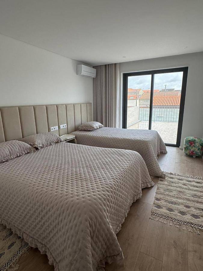 Gîte pour 5 personnes, avec piscine ainsi que vue et jardin dans A Ver-o-Mar - 3