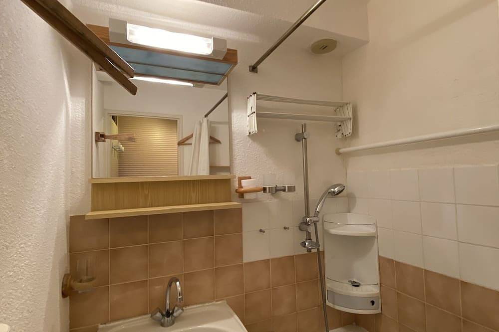 Ganze Wohnung, South-facing mountain-view apartment with ski-in, ski-out convenience in Manigod, Annecy und Umgebung