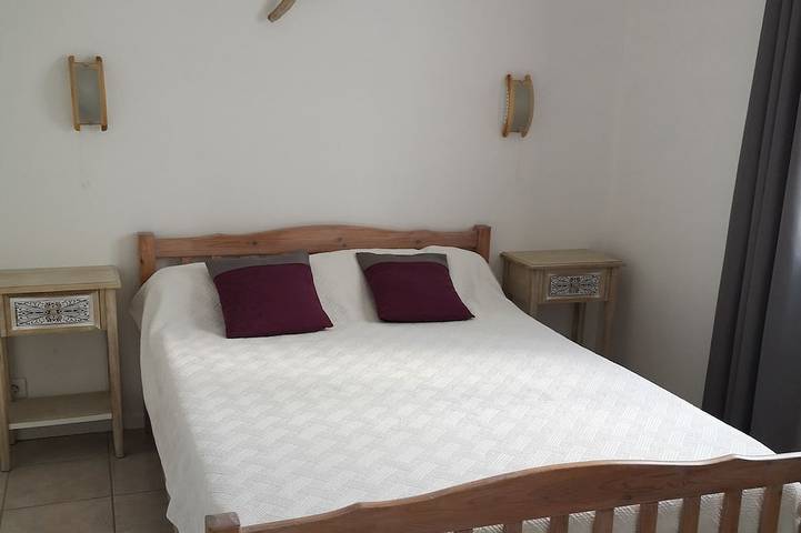 Gîte pour 4 personnes, avec jardin et terrasse dans les Alpes-de-Haute-Provence - 2