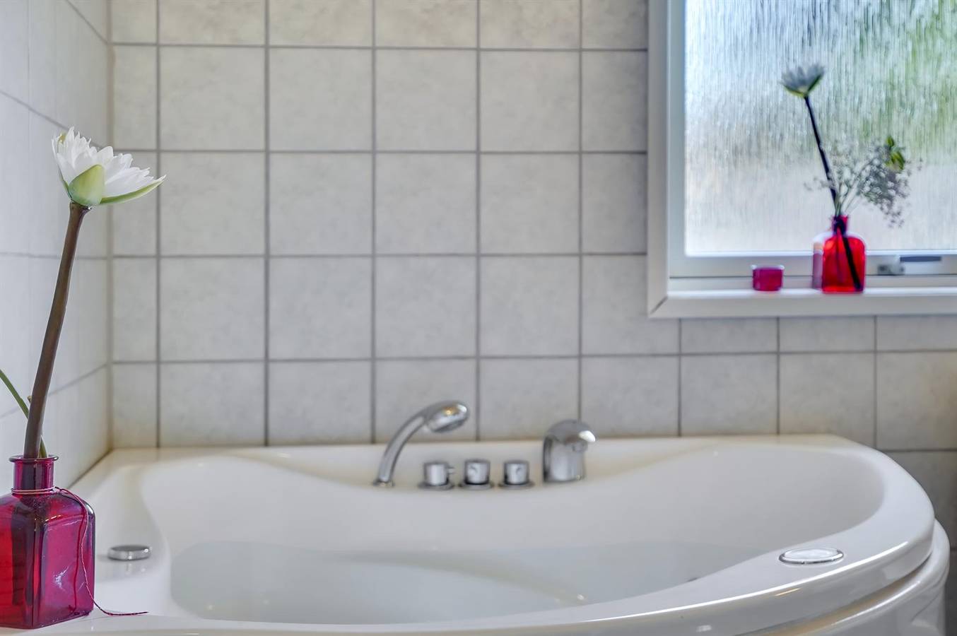 Stunning home in Hals w/ Sauna, Wifi and Indoor swimming pool in Hou, Aalborg und Umgebung