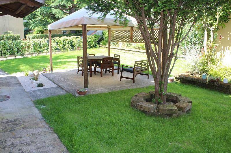 Appartement entier, Grazioso trilocale con giardino in centro in Sirolo, Riviera del Conero