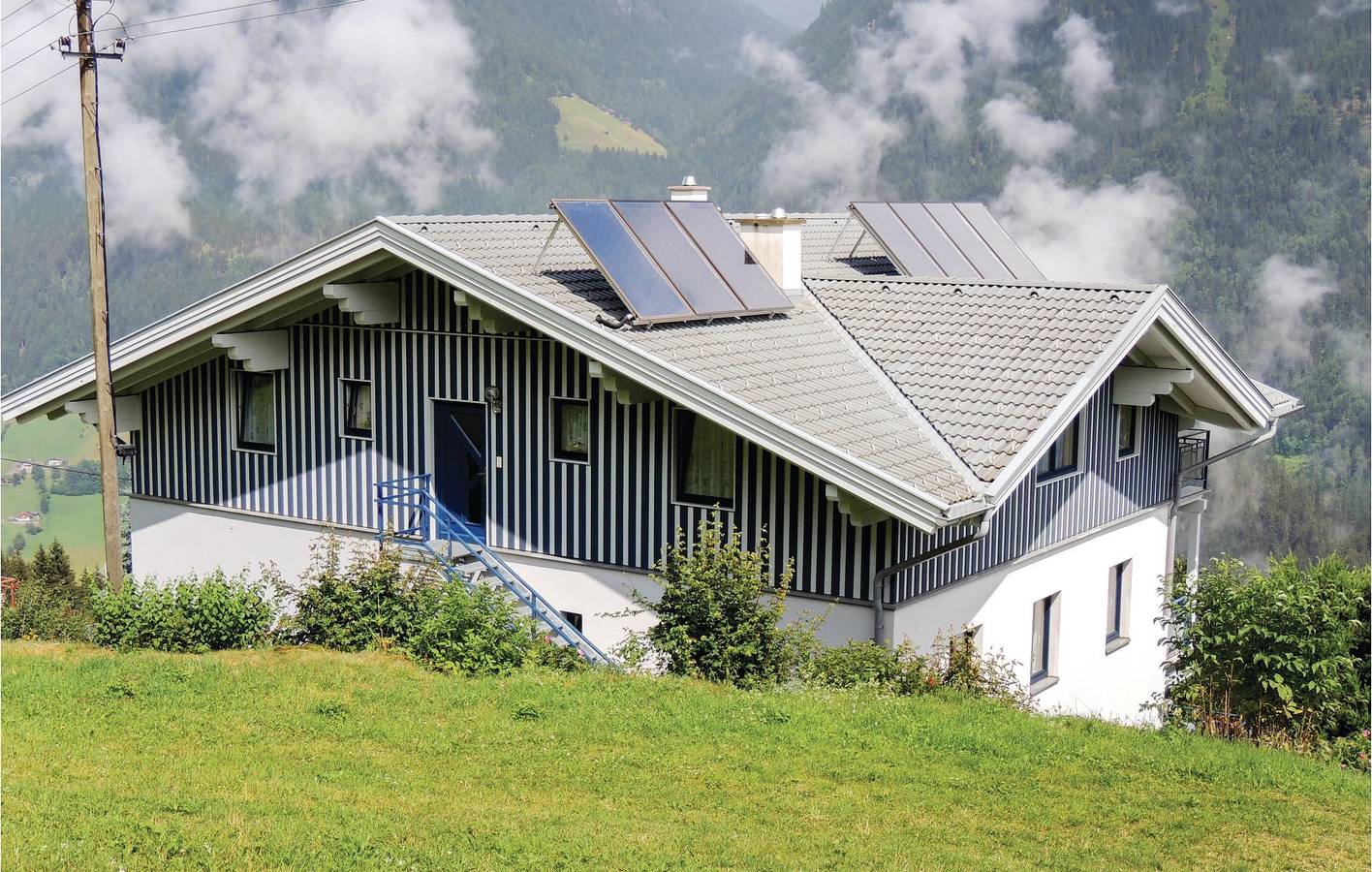 Entire holiday apartment, Holiday apartment for 4 people with terrace in Mörtschach, Oberkärnten