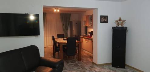 Gîte pour 2 personnes, avec vue ainsi que jardin et terrasse dans Dorna-Arini