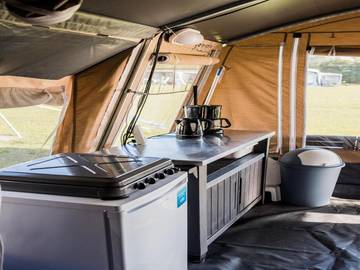 Tente pour 5 personnes, avec terrasse, animaux acceptés dans les Vosges
