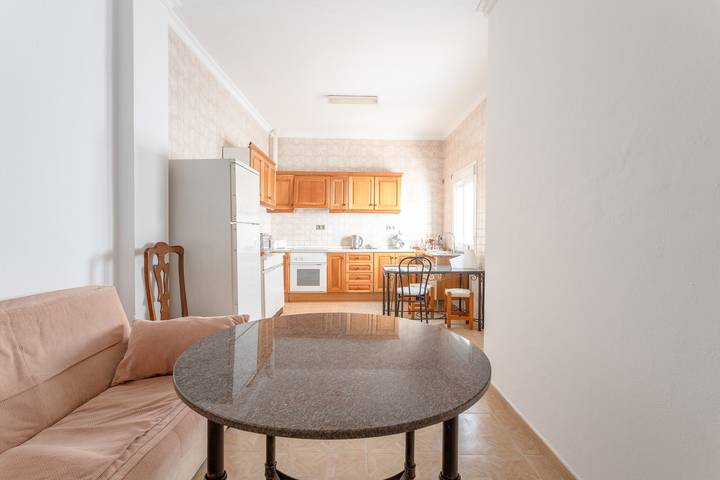 Entire apartment, Apartment 'Valle De Abdalajis' with Private Terrace and Wi-Fi in Valle de Abdalajís, Málaga Province
