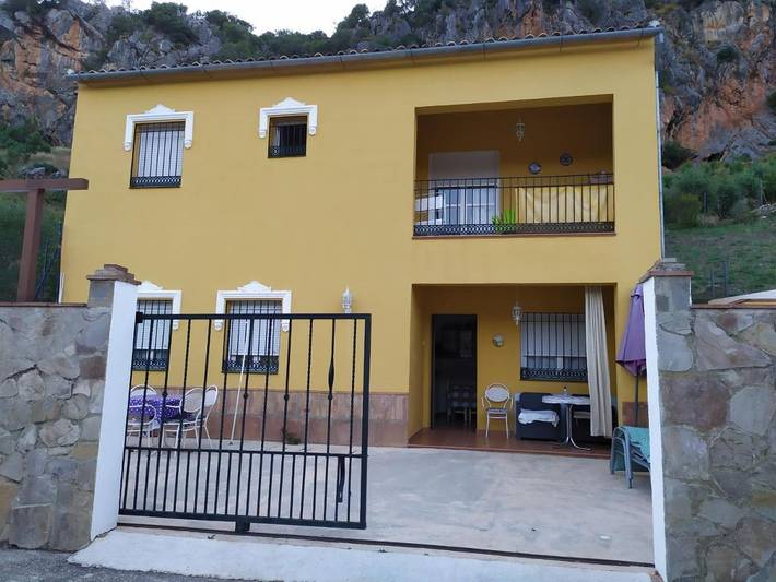Apartamento para 5 personas, con Terraza en Benaoján