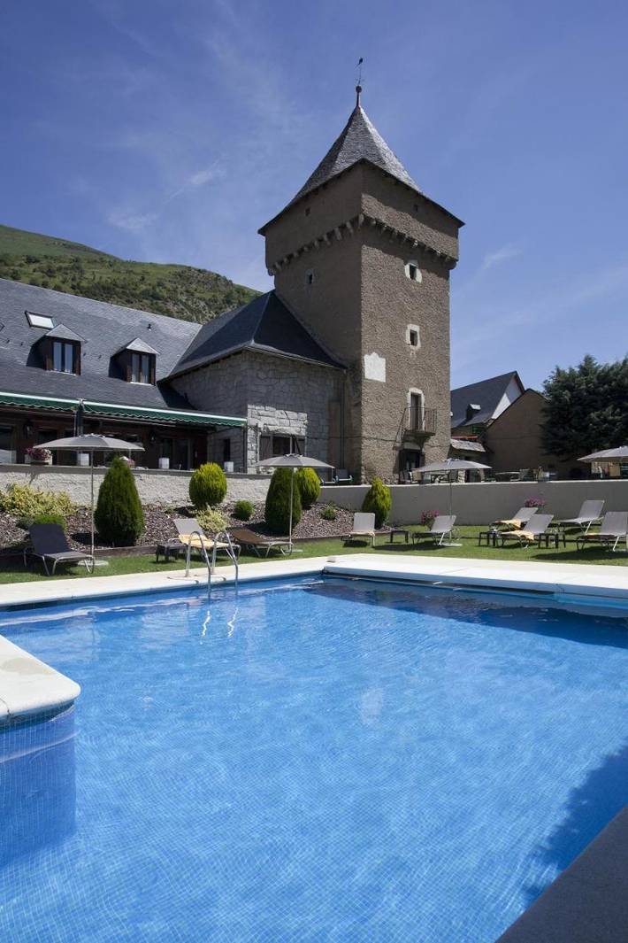 Apartamento para 2 personas, con Terraza y Jardín además de Piscina y Sauna en Arties
