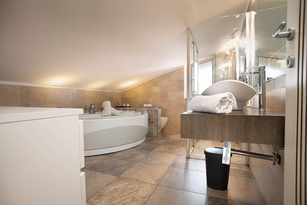 Entire apartment, Fiumicino Airport 4 min,,, Relax and Comfort in Fiumicino, Rome Province