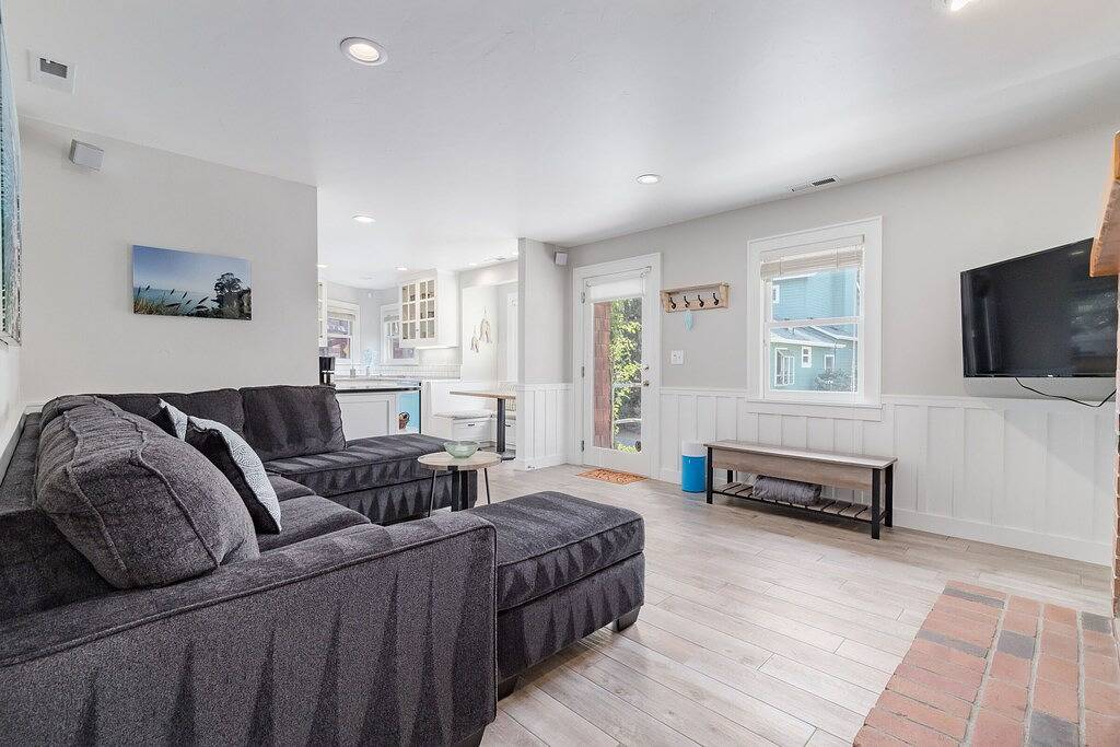 Lazy Bear Beach House in Capitola, Santa Cruz County