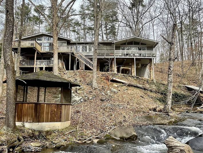 Bed and breakfasts for 5 people, with pool in Georgia