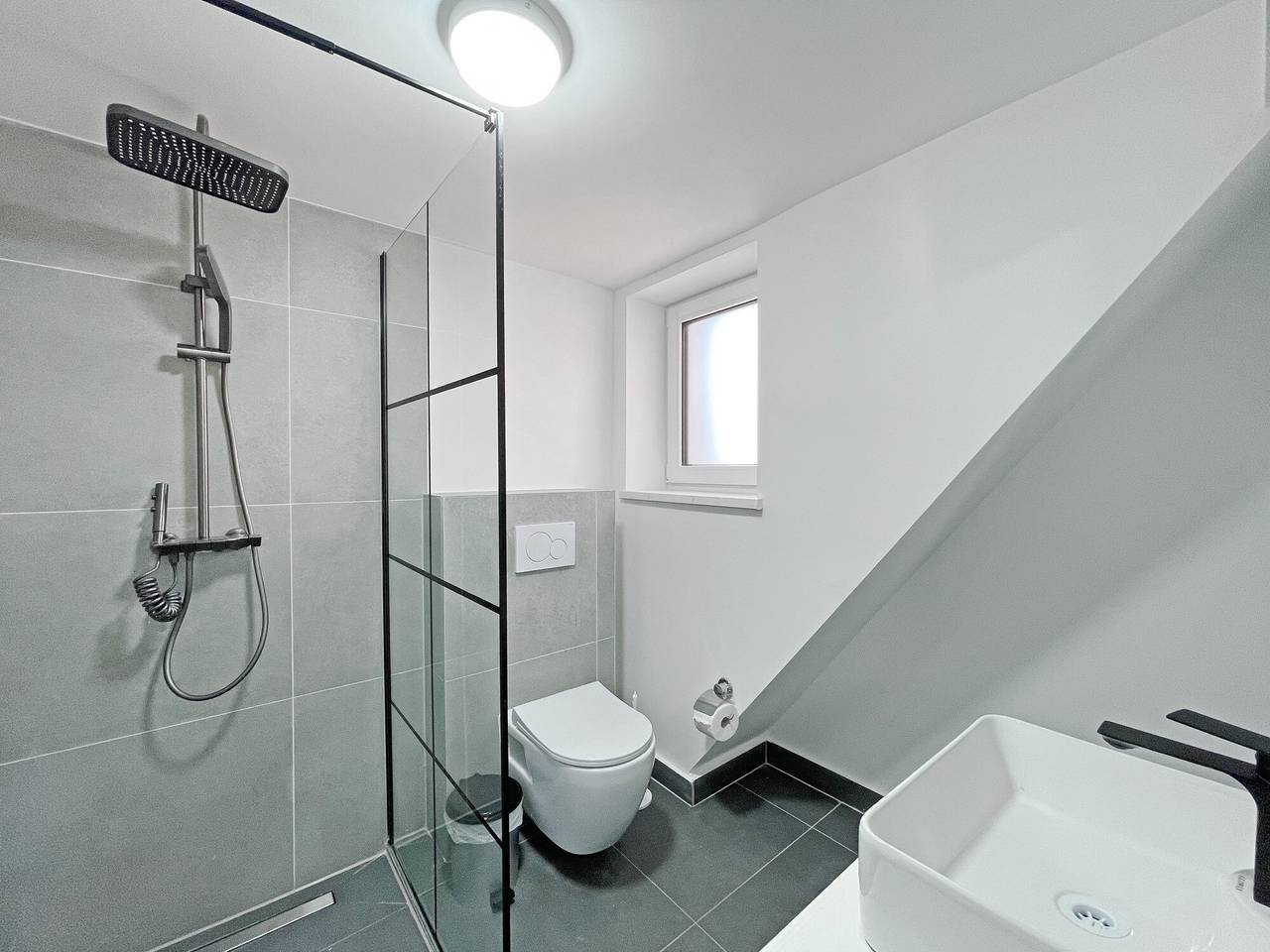 Ganze Wohnung, Apartment 6 mit privater Terrasse, Gemeinschaftsgarten und Wlan in Ichenhausen, Bayerisch Schwaben