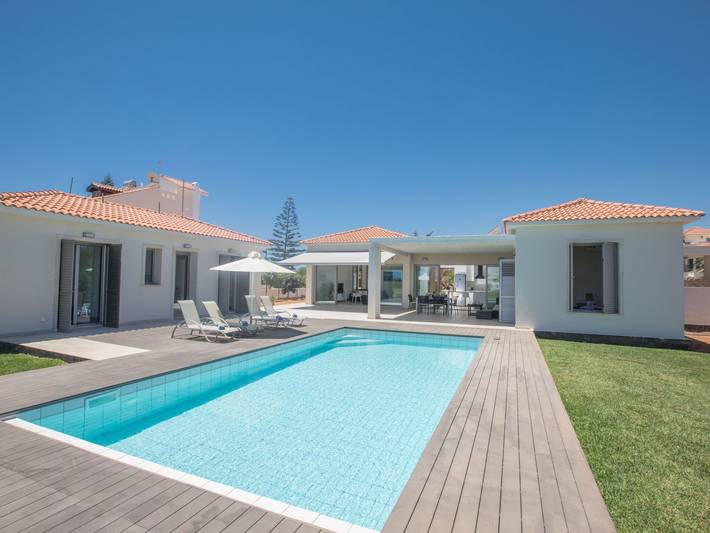 Bungalow für 6 Personen, mit Terrasse und Garten sowie Pool auf Zypern