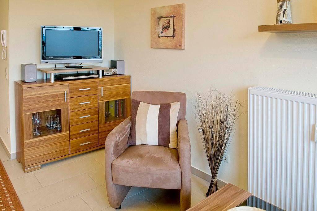 Entire apartment, Tolle, strandnahe Penthouse-Ferienwohnung am Yachthafen mit Balkon und Meerblick in Kühlungsborn, Baltic sea of Mecklenburg