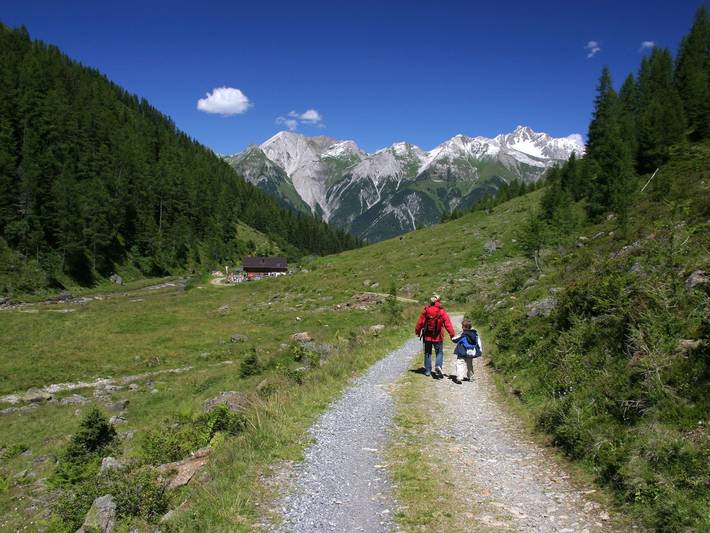 Ferienwohnung für 5 Personen, mit Terrasse und Ausblick, kinderfreundlich im Lechtal - 2
