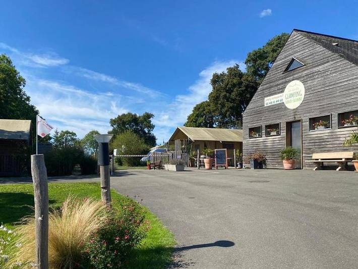 Tente pour 4 personnes, avec bassin pour enfant dans Mayenne
