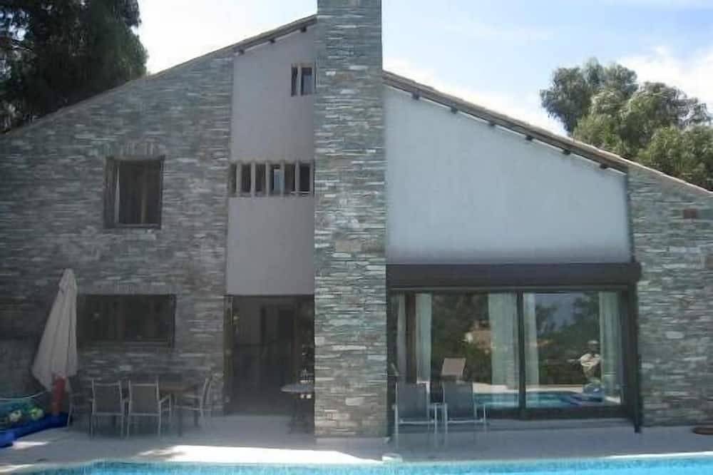 Villa 300 M2, piscina, cerca de la playa a pie, Saint-Florent, Haute Corse in Saint-Florent, Region de Calvi