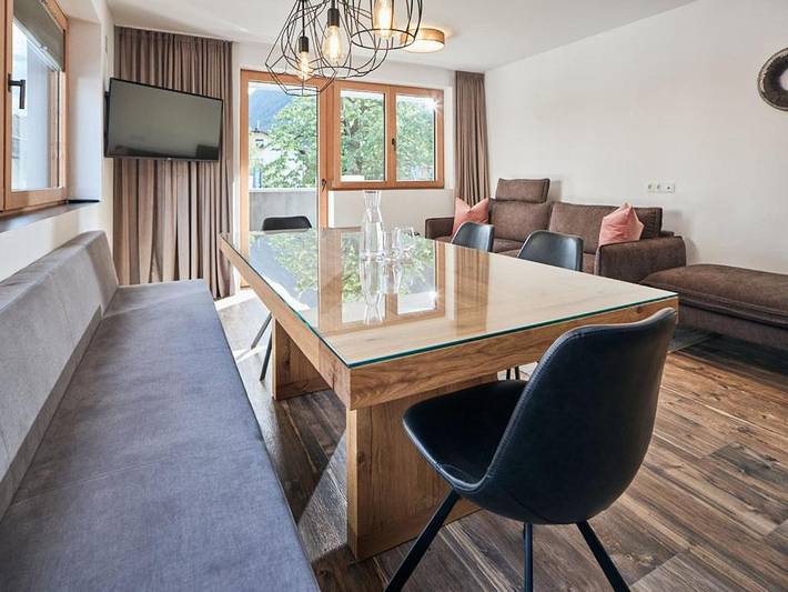 Ferienwohnung für 4 Personen, mit Balkon und Terrasse sowie Ausblick in Pfunds