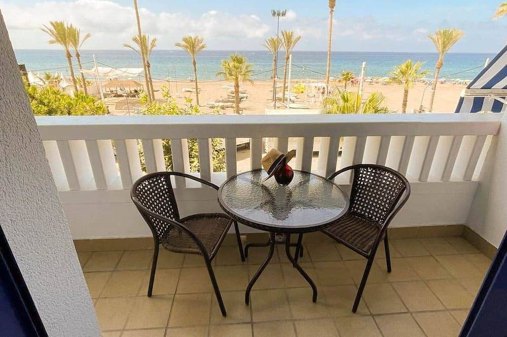 Entire apartment, Arrecife. Facing the sea. in Torrox Costa, Torrox
