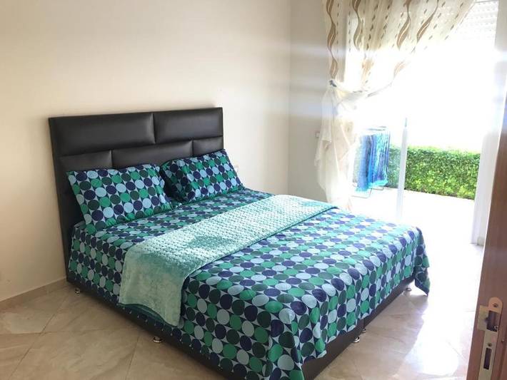 Appart’hôtel pour 8 personnes, avec piscine ainsi que jardin et vue, animaux acceptés