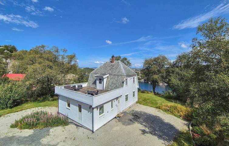 Ferienhaus für 8 Personen, mit Terrasse und Garten in Bømlo