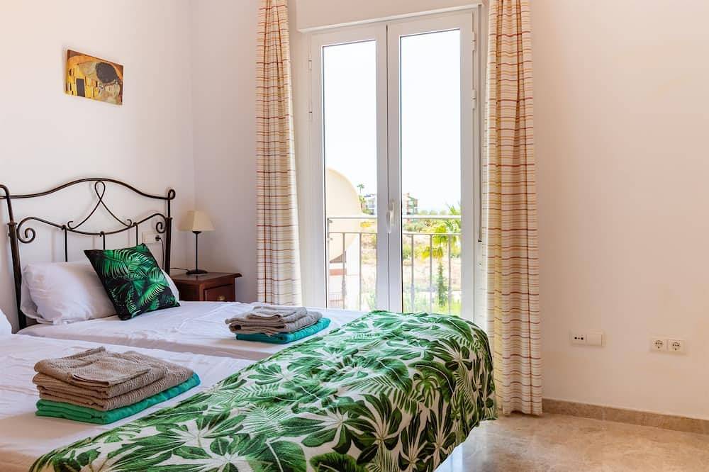 Casa La Rosaleda, stunning view, 2 pools, free wifi in Muchamiel, Costa Blanca