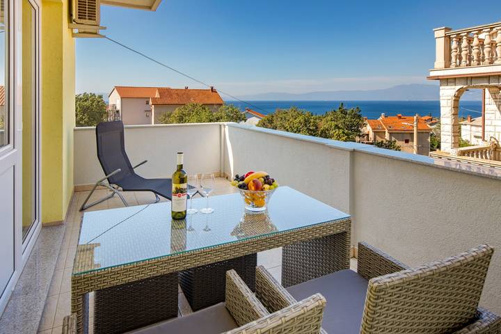 Apartament wakacyjny dla 4 osób, z balkon/ taras w Kraljevica
