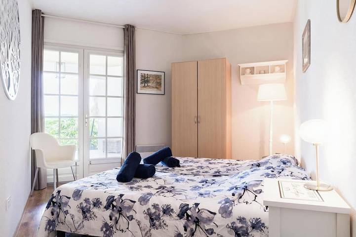 Location de vacances pour 6 personnes, avec piscine ainsi que terrasse et jardin à Escales - 3