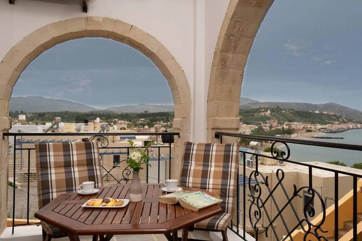 Gîte pour 3 personnes, avec piscine et terrasse dans Kalyves - 4