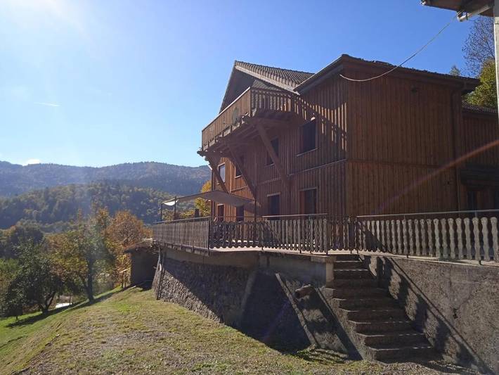 Gîte pour 12 personnes, avec terrasse et vue à Fresse-sur-Moselle