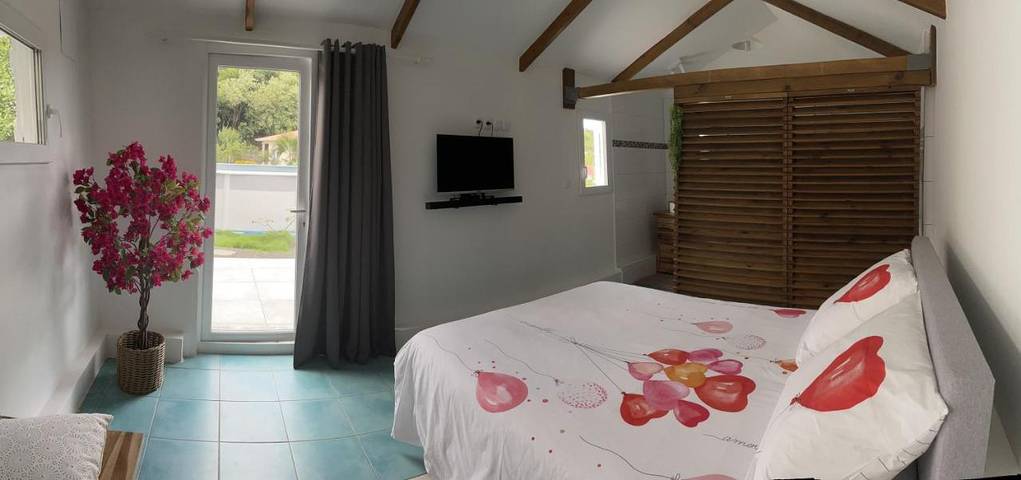 Gîte pour 2 personnes, avec terrasse et piscine dans Grande Anse d'Arlet - 4