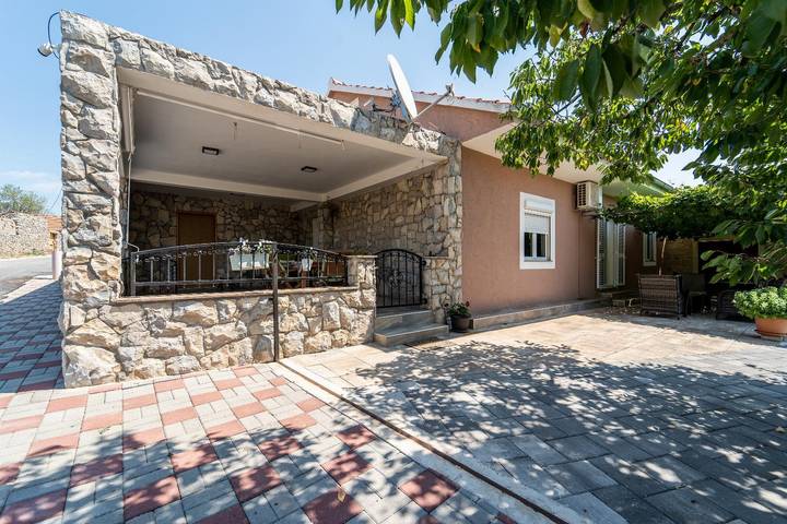 Ferienhaus für 6 Personen, mit Terrasse und Garten in Sveti Petar na Moru - 2