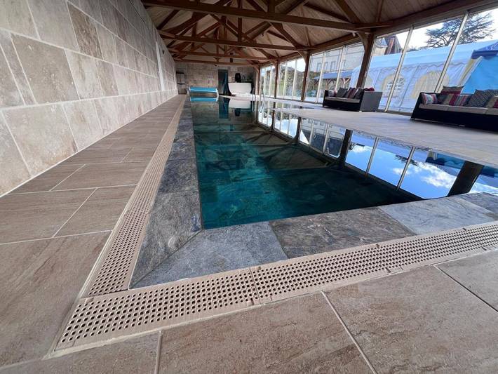 Chambre d’hôte pour 8 personnes, avec sauna et jacuzzi ainsi que jardin et piscine dans Allier - 2