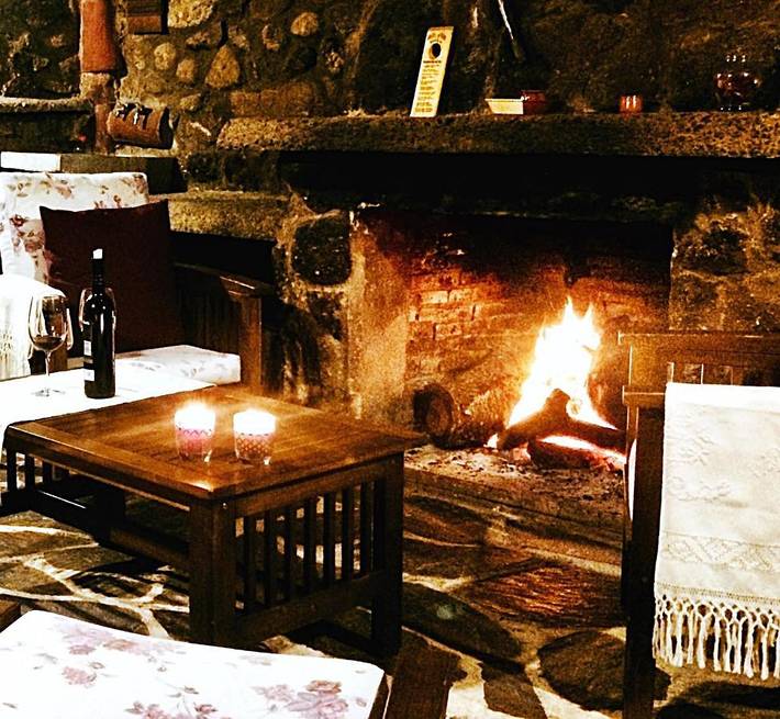 Casa rural con piscina para 5 personas, con vistas además de jardín y piscina en Valle del Jerte