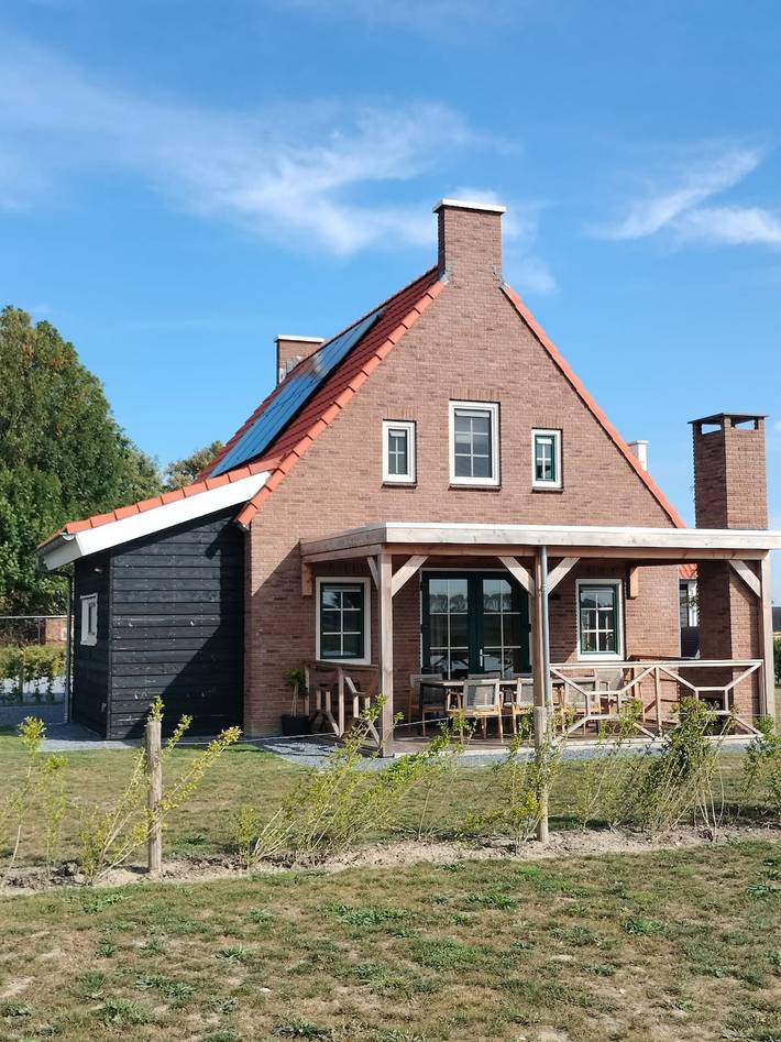 Ferienhaus für 7 Personen, mit Balkon/Terrasse und Terrasse sowie Sauna in Zeeland